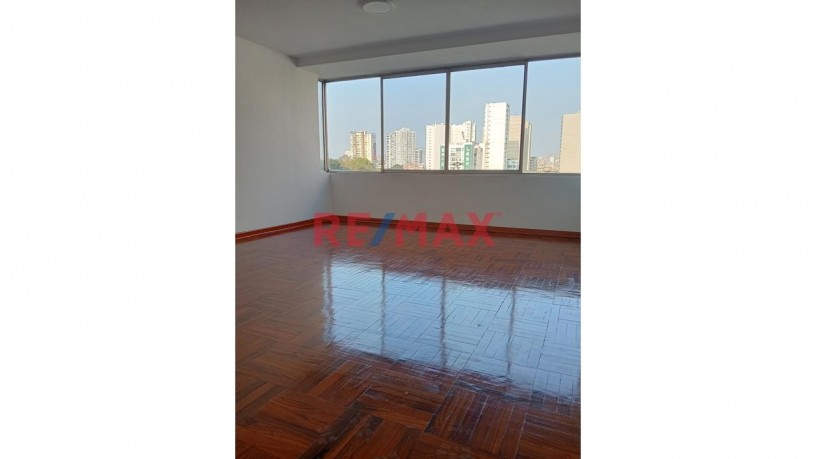 venta-de-departamento-mas-cochera-frente-al-circuito-de-aguas-santa-beatriz-big-4