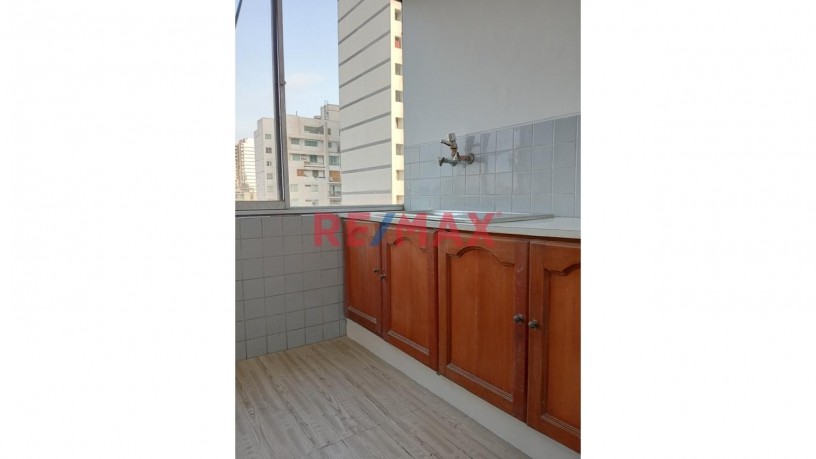 venta-de-departamento-mas-cochera-frente-al-circuito-de-aguas-santa-beatriz-big-2