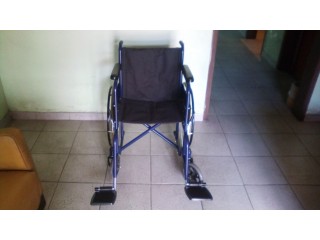 Silla de ruedas nueva de paquete.